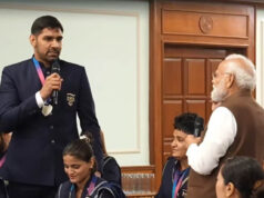 PM मोदी ने मीराबाई चानू से की भावुक मुलाकात, उनके आंसुओं को बताया गोल्ड मेडल जैसा