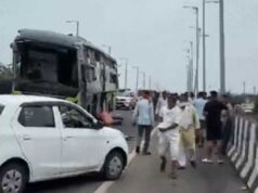 सेफ्टी वॉल से टकराई बस, खिड़कियां टूटते ही नीचे गिरे यात्री; 4 की दर्दनाक मौत