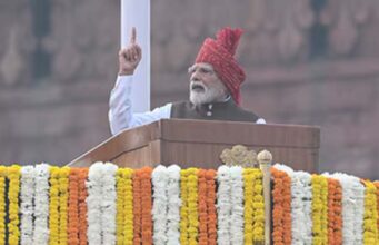 PM मोदी के ‘दिमागी नक्सल’ बयान पर बवाल, विपक्ष बोला- असहमति की आवाज दबाने की कोशिश