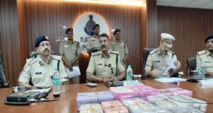 5 करोड़ 50 लाख रुपये से अधिक कीमत के सोने-चांदी के आभूषण बरामद 06 आरोपी गिरफ्तार