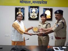 महानिदेशक मती प्रज्ञा ऋचा वास्तव ने वितरित किए प्रमाण-पत्र
