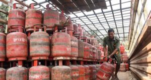 LPG उपभोक्ताओं के लिए जरूरी खबर! नए कनेक्शन की बुकिंग को लेकर सरकार ने साफ की स्थिति