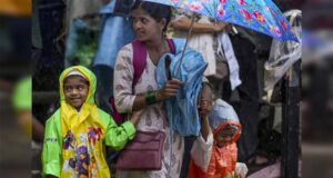 CG Weather Update: बस्तर में लगातार बारिश से स्कूल बंद, प्रशासन ने घोषित किया अवकाश