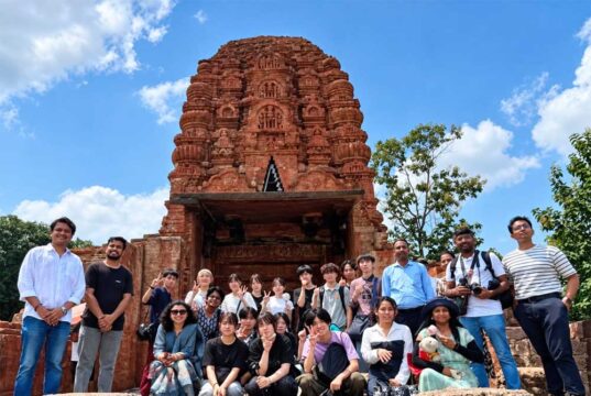लक्ष्मण मंदिर, आनंद प्रभु कुटी विहार, स्वास्तिक विहार, तीवरदेव महाविहार सहित प्रमुख पुरातात्विक स्थलों का किया भ्रमण