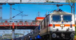 रेल यात्रियों के लिए खुशखबरी, नर्मदा एक्सप्रेस को मिला वेंकटनगर स्टॉपेज; कई स्टेशनों का बदला समय