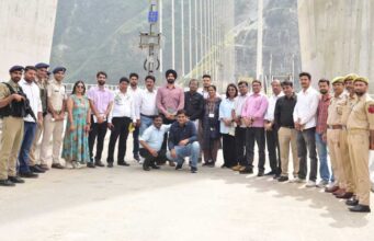 सलाल जलविद्युत परियोजना पहुंचा पत्रकार दल, 690 मेगावाट क्षमता वाले प्रोजेक्ट का लिया जायजा