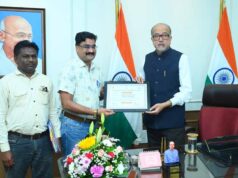 छत्तीसगढ़ की लोकसंस्कृति को पहचान दिलाने वाले अनिल गढ़ेवाल ने राज्यपाल रमेन डेका से की सौजन्य भेंट