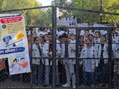 स्टाइपेंड बढ़ाने की मांग को लेकर उज्जैन में हंगामा, आयुर्वेद छात्रों ने कॉलेज-अस्पताल का गेट बंद कर जताया विरोध