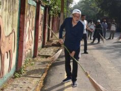 राज्यपाल डेका ने गांधी जयंती पर की सफाई, स्वच्छता के प्रति दिया संदेश
