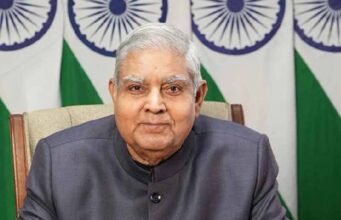 RSS के समापन समारोह में धनखड़ की एंट्री पर सियासत तेज