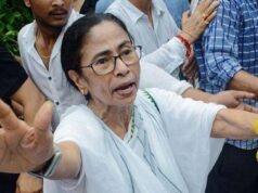 चाकू लेकर पहुंची महिला पर आरोप, सांसद डोला सेन ने की शिकायत