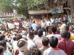 युवती की मौत से मांडू में तनाव, मुख्य चौराहे पर शव रखकर प्रदर्शन; तीन पर केस दर्ज