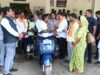 उप मुख्यमंत्री विजय शर्मा ने दिव्यांग धनीराम यादव को प्रदान की स्कूटी, आवागमन होगा आसान